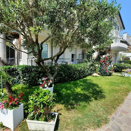 El Patio Apartment